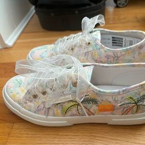 Super CUTE Superga x LoveShackFancy embroidered sneakers with ribbon laces🌴☀️